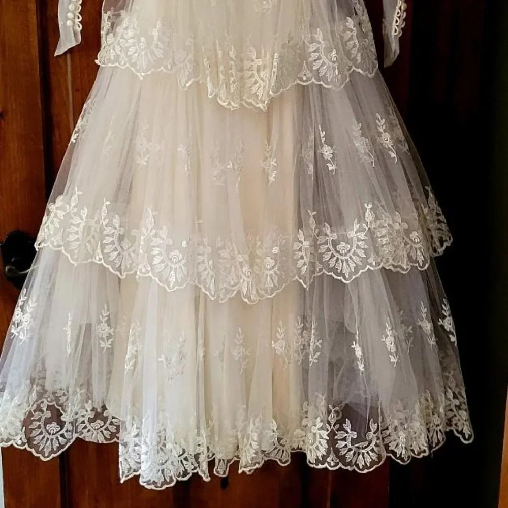 Gorgeous 1940s vintage wedding dress - Picture 2 of 7
